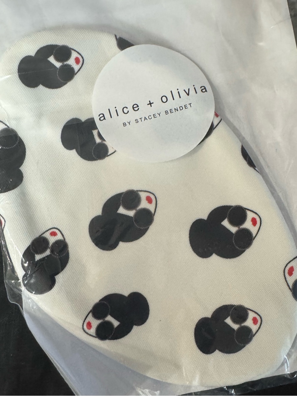 Alice + Olivia  by Stacey Bendet Iconic Stace Face mask - NWT in plastic